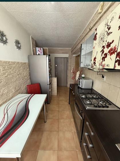 Apartament cu 2 camere decomandat în Doicești