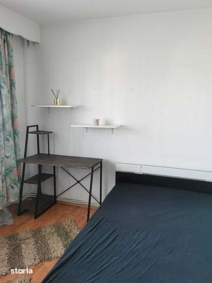 Apartament cu 3 camere decomandat în Între Lacuri
