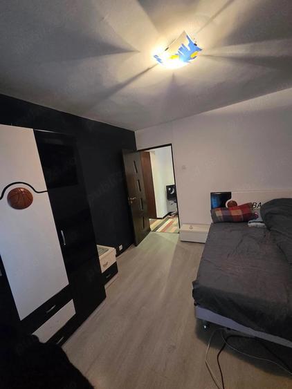 Apartament cu 3 camere decomandat în Ostroveni
