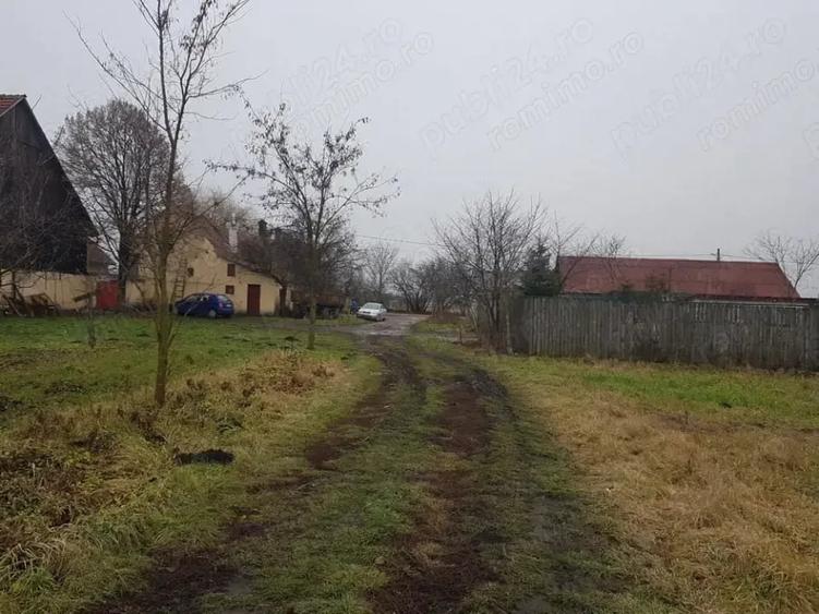 Teren de 2932 mp, în Stupini