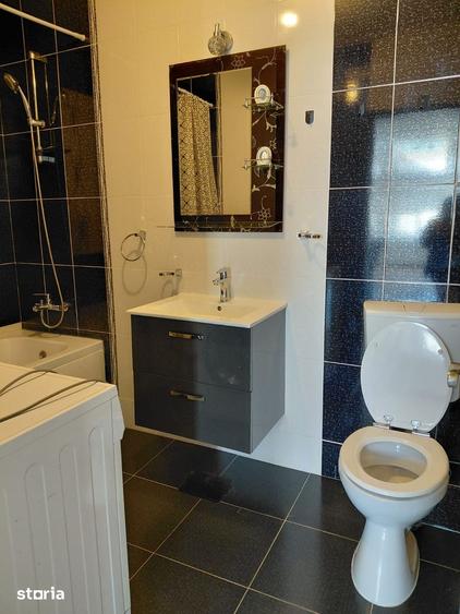 Apartament cu 3 camere semidecomandat în Florești