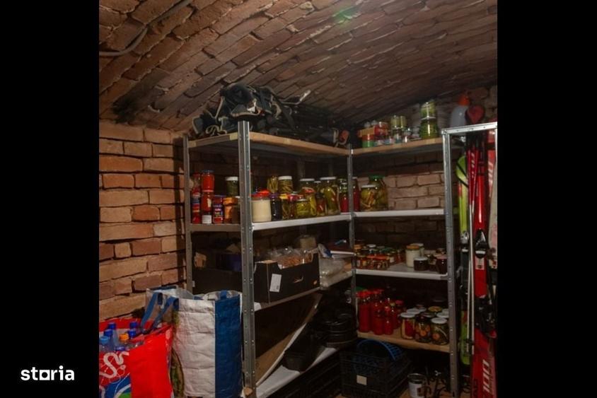 Casă cu 4 camere în Cristian