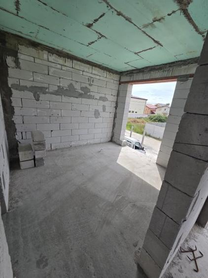 Casă individuală cu 4 camere cu Teren 450 Mp în Exterior Est
