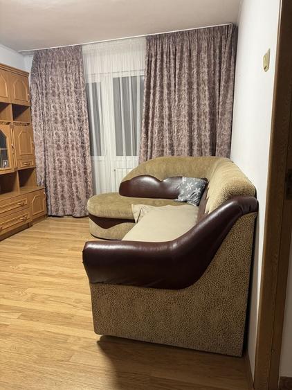 Inchiriez apartament 2 camere,Trivale.Disponibil din 17 septembrie - 8