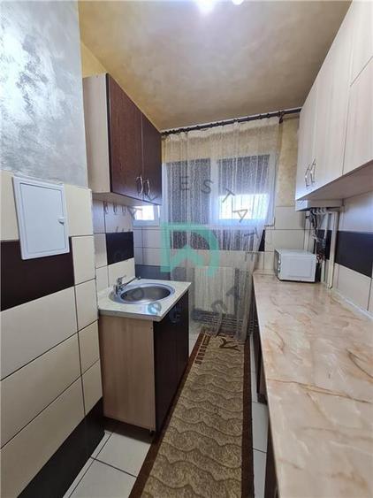 Garsonieră decomandată, mobilată în Astra
