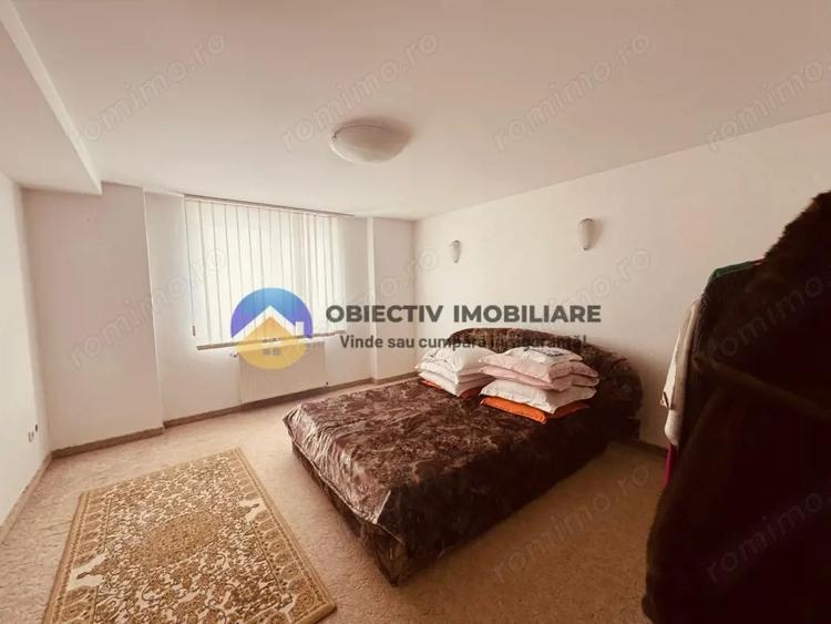 Casă cu 6 camere cu Teren 3683 Mp în Agapia