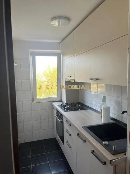 Apartament cu 2 camere semidecomandat, mobilat în Drumul Taberei