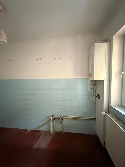 Apartament cu 3 camere semidecomandat în Calea Turzii