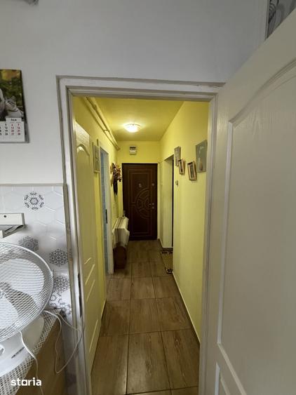 Apartament cu 2 camere decomandat în Micro 6