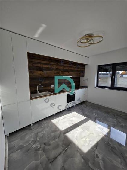 Casă cu 3 camere cu Teren 505 Mp în Cristian