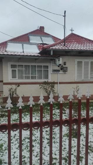 Casă cu 3 camere cu Teren 2400 Mp în Central