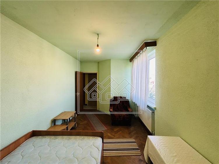 Apartament cu 2 camere decomandat în Ștrand