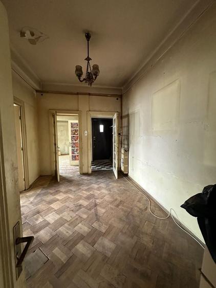 Apartament cu 3 camere decomandat în Armeneasca