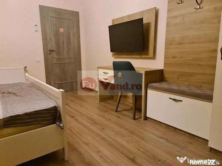 Casă cu 7 camere cu Teren 300 Mp în Faleză