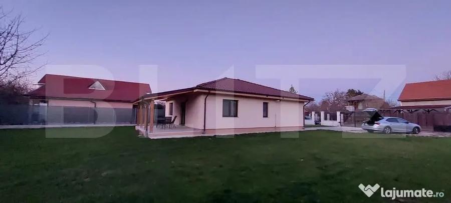 Casa complet mobilata ?i utilata, 3 dormitoare, Berc - 12