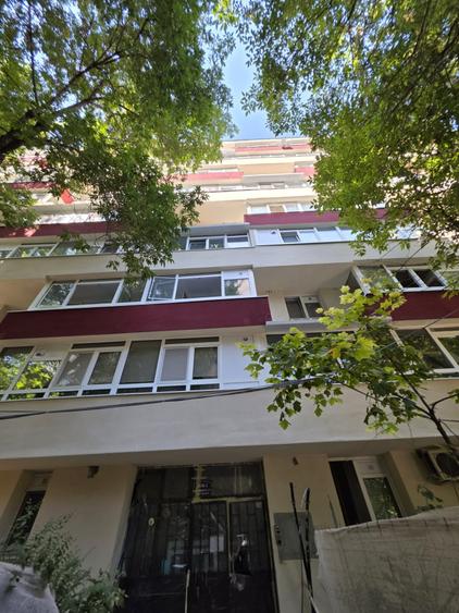 Apartament cu 2 camere semidecomandat, mobilat în Berceni