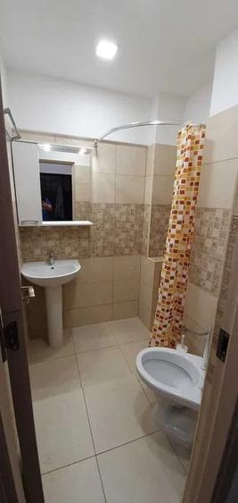 Garsonieră decomandată, mobilată în Podu Roș