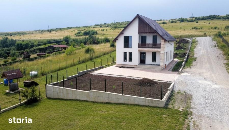 Casă cu 5 camere cu Teren 905 Mp în Ciurila