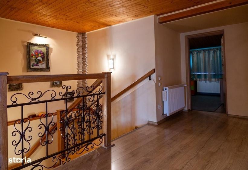 Casă cu 4 camere în Cristian