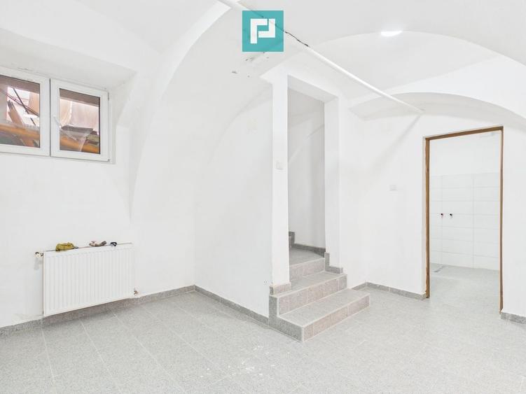 Apartament cu 2 camere semidecomandat în Boul Roșu