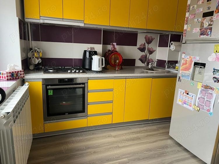 Apartament cu 3 camere decomandat în Central
