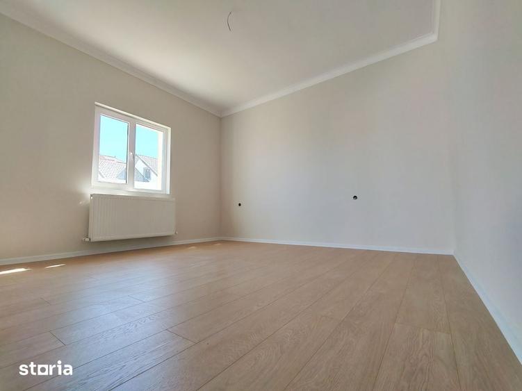 Casă cu 4 camere cu Teren 200 Mp în Lumina