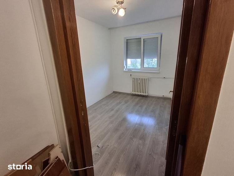 Apartament cu 3 camere decomandat în Militari