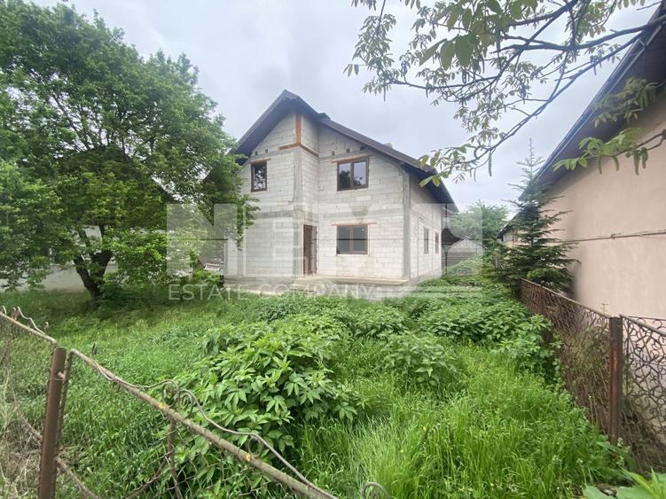 Casă individuală cu 4 camere cu Canalizare în Ițcani