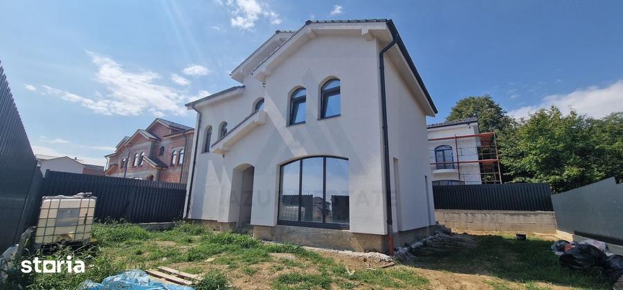Casă cu 4 camere cu Teren 290 Mp în Central