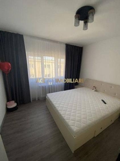 Apartament cu 2 camere decomandat, mobilat în Sălaj