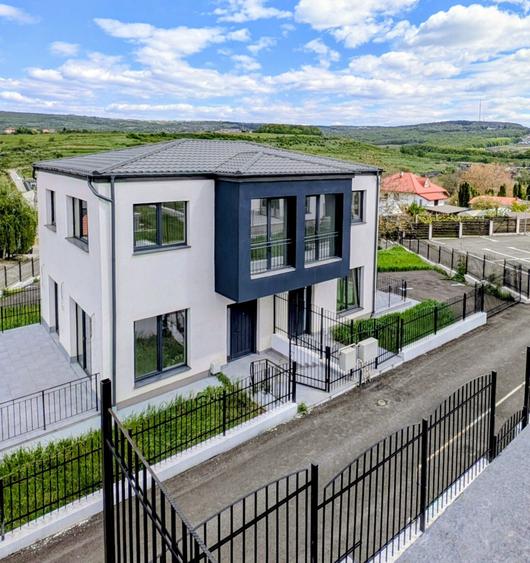 Casă cu 3 camere în Bucium