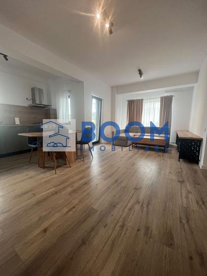 Apartament cu 3 camere decomandat, mobilat în Central