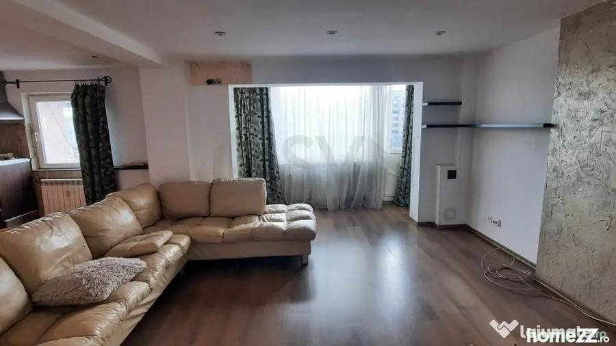 Apartament cu 3 camere decomandat în Decebal