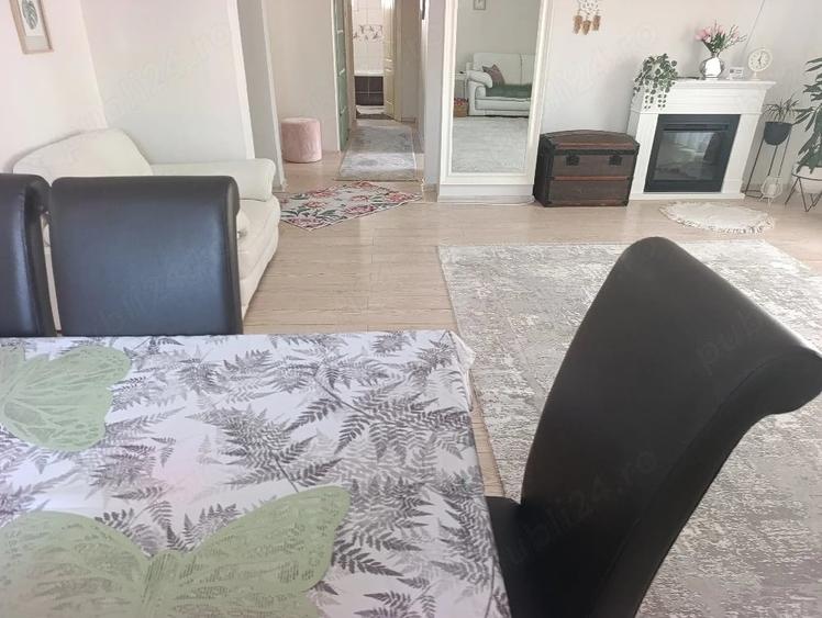Apartament cu 4 camere decomandat în Dărmănești