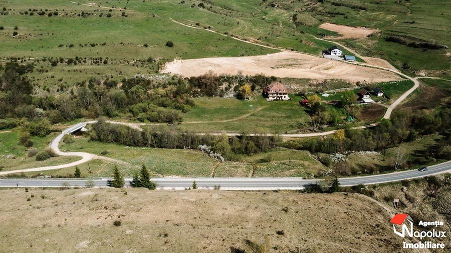 Casă cu 9 camere cu Teren 822 Mp în Mărgău