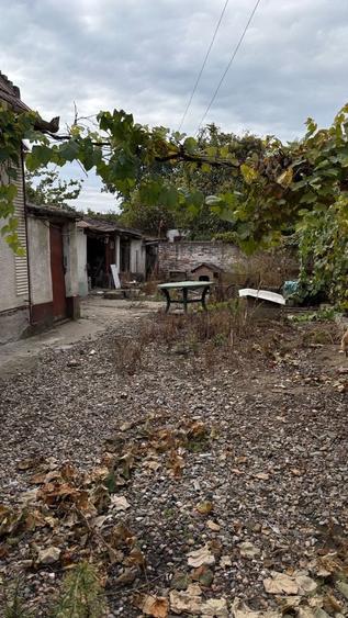 Casă individuală cu 3 camere cu Teren 700 Mp în Central