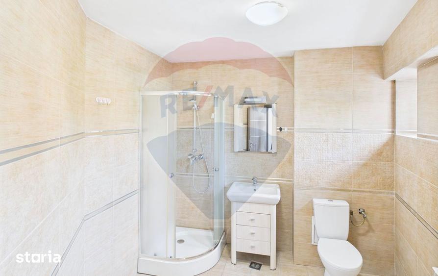 Apartament cu 5 camere în Tineretului