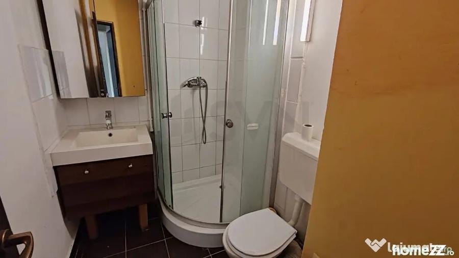 Apartament cu 2 camere semidecomandat în Mihai Bravu