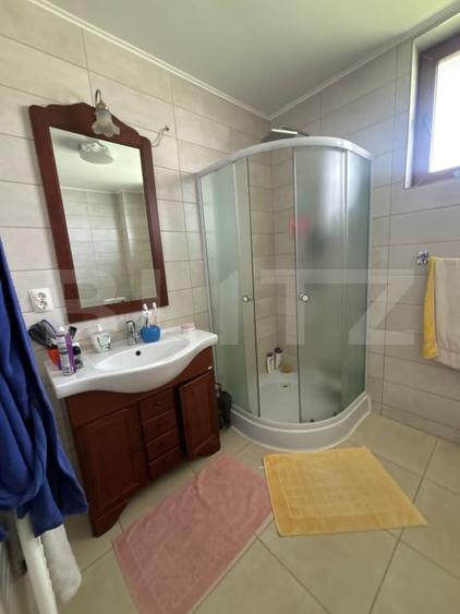 Casă individuală cu 5 camere cu Canalizare în Exterior Est