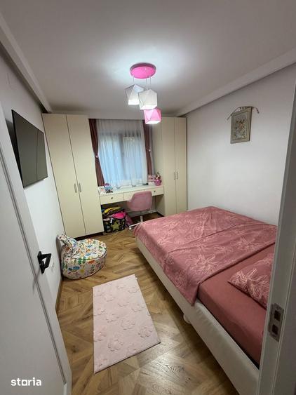 Apartament cu 4 camere în Tineretului