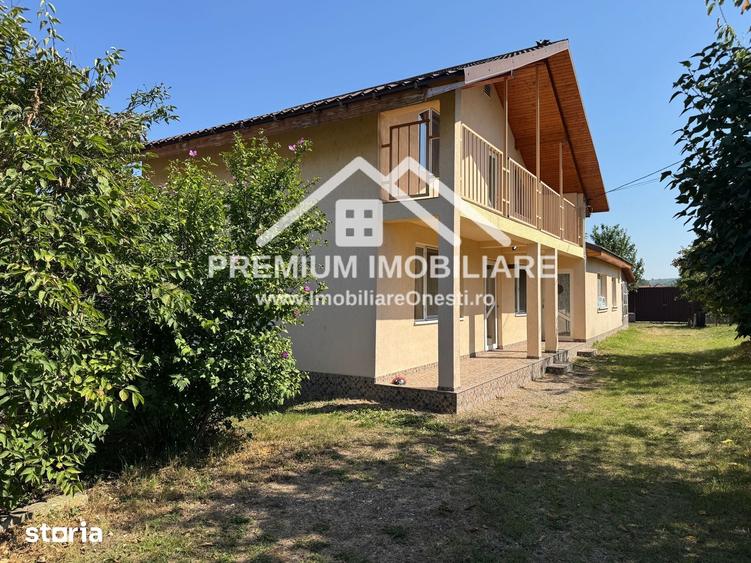 Casă cu Teren 835 Mp în Mănăstirea Cașin
