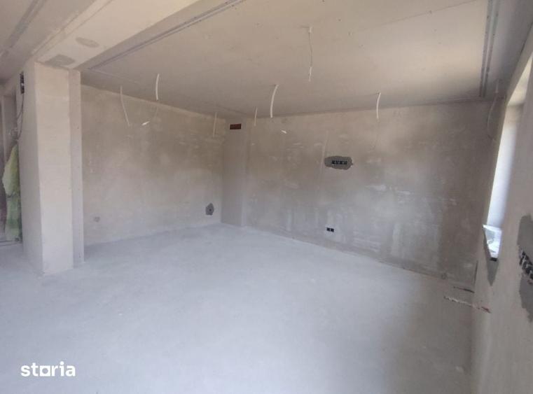 Casă cu 6 camere cu Teren 500 Mp în Central