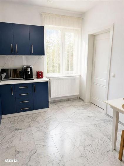 Casă individuală cu 4 camere cu Teren 300 Mp în Central