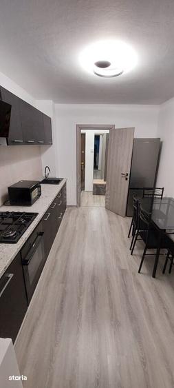 Apartament cu 2 camere, mobilat în Republicii