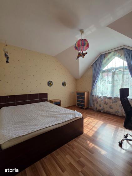 Casă cu 4 camere cu Teren 250 Mp în Bunloc