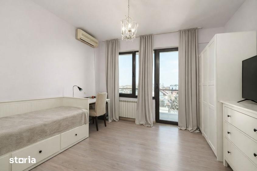 Apartament cu 4 camere, mobilat în Central