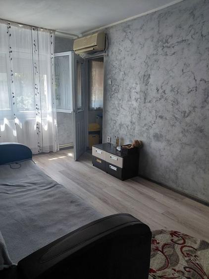 Apartament cu 2 camere semidecomandat, mobilat în Micro 40