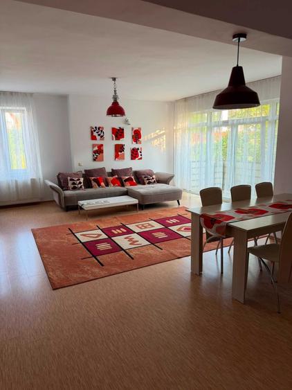 Apartament cu 3 camere decomandat în Câmpului
