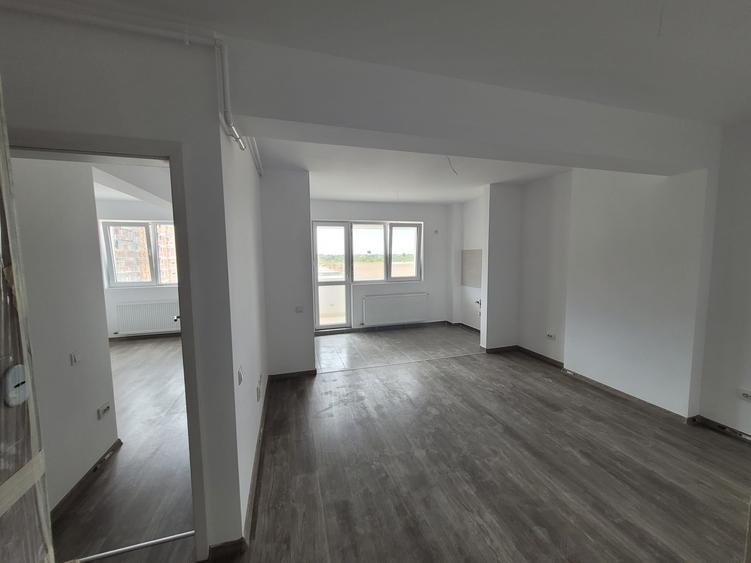 Apartament cu 2 camere semidecomandat în Apărătorii Patriei