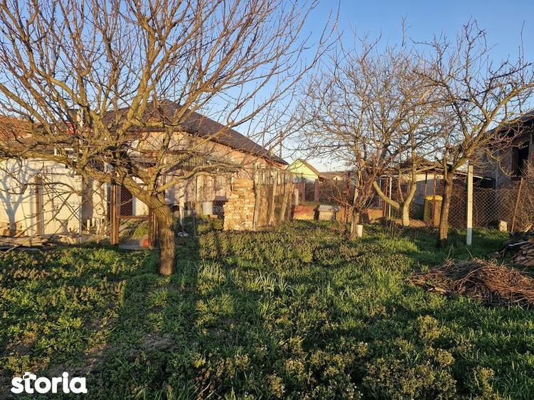 Casă cu 4 camere cu Teren 1500 Mp în Funcționarilor